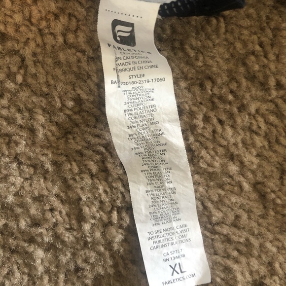 Fabletics Midi Bra - Picture 3 of 4